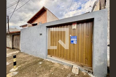Fachada e Placa de casa à venda com 3 quartos, 175m² em Parque Residencial Jundiaí, Jundiaí