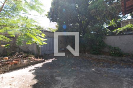 Área Externa de casa à venda com 5 quartos, 300m² em Céu Azul, Belo Horizonte
