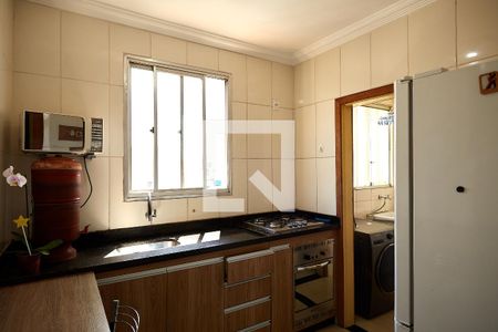 Cozinha de apartamento à venda com 2 quartos, 69m² em Sagrada Família, Belo Horizonte