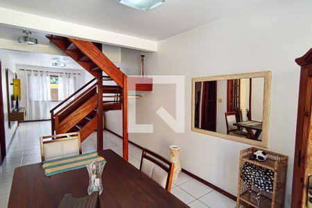 Sala de casa de condomínio à venda com 4 quartos, 250m² em Anil, Rio de Janeiro