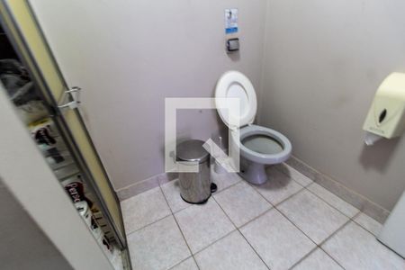 Banheiro de casa para alugar com 3 quartos, 350m² em Pacaembu, São Paulo
