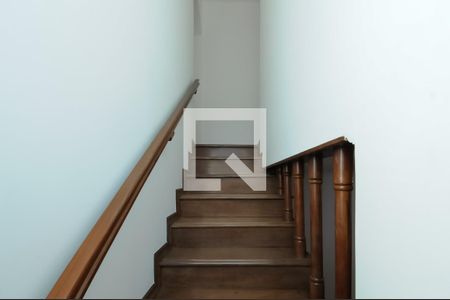 Escada de casa à venda com 3 quartos, 183m² em Jardim Tres Marias, São Bernardo do Campo