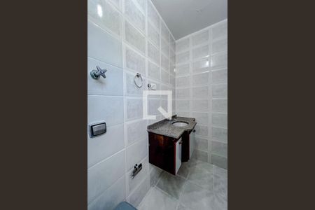 Banheiro de kitnet/studio para alugar com 1 quarto, 25m² em Aclimação, São Paulo