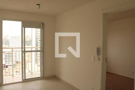 Sala  de apartamento para alugar com 1 quarto, 27m² em Parque Industrial Tomas Edson, São Paulo