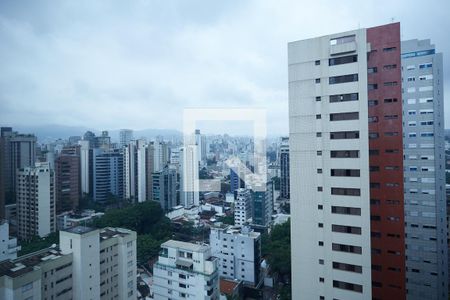 Vista da Suíte de apartamento para alugar com 1 quarto, 55m² em Lourdes, Belo Horizonte