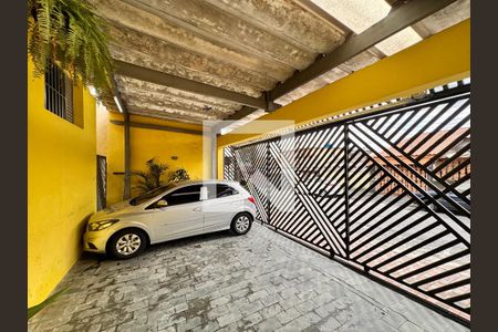 Garagem de casa à venda com 2 quartos, 124m² em Parque Capuava, Santo André