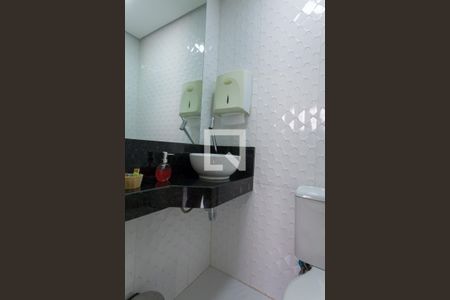 Banheiro Social de casa à venda com 3 quartos, 450m² em Centro, Nova Lima