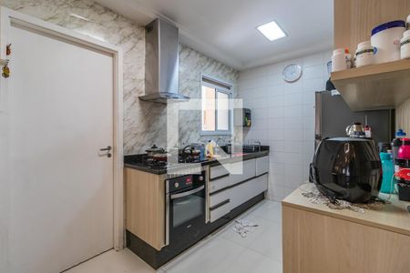 Cozinha de apartamento à venda com 2 quartos, 85m² em Jardim Tupanci, Barueri