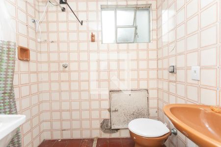 Banheiro de apartamento para alugar com 1 quarto, 27m² em Petrópolis, Porto Alegre