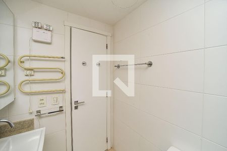 Banheiro da Suíte 1 de apartamento à venda com 2 quartos, 88m² em Vila Jardim, Porto Alegre