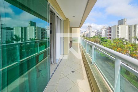 Varanda de apartamento para alugar com 4 quartos, 140m² em Balneário Cidade Atlântica, Guarujá