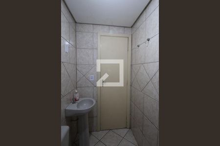 Banheiro de kitnet/studio para alugar com 1 quarto, 21m² em São José, Canoas