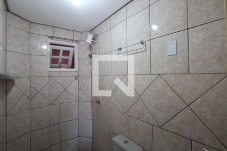Banheiro de kitnet/studio para alugar com 1 quarto, 21m² em São José, Canoas