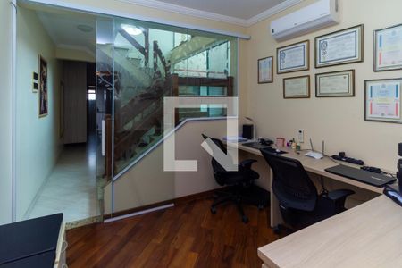 Escritório de casa à venda com 3 quartos, 220m² em Quinta da Paineira, São Paulo