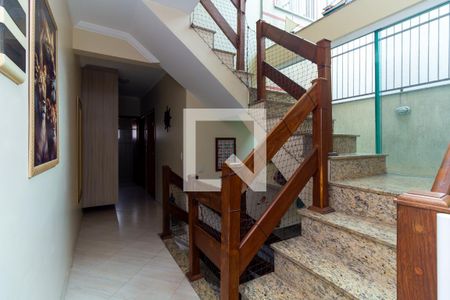 Escada dos Quartos de casa à venda com 3 quartos, 220m² em Quinta da Paineira, São Paulo