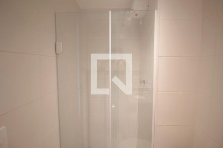 Banheiro de apartamento para alugar com 1 quarto, 28m² em Pinheiros, São Paulo