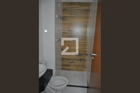 Banheiro de apartamento à venda com 2 quartos, 42m² em Del Castilho, Rio de Janeiro