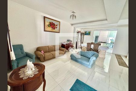 Sala de casa para alugar com 3 quartos, 210m² em Santa Amelia, Belo Horizonte