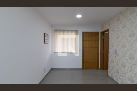Sala de apartamento para alugar com 2 quartos, 38m² em Jardim Triana, São Paulo