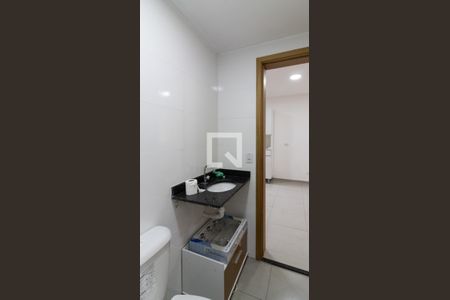 Banheiro de apartamento para alugar com 2 quartos, 38m² em Jardim Triana, São Paulo