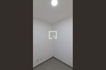 Quarto 2 de apartamento para alugar com 2 quartos, 38m² em Jardim Triana, São Paulo