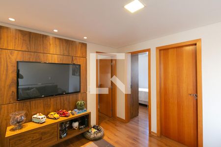 Sala de apartamento à venda com 3 quartos, 180m² em Heliópolis, Belo Horizonte