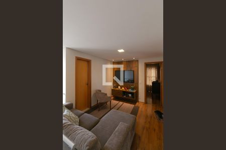 Sala de apartamento à venda com 3 quartos, 180m² em Heliópolis, Belo Horizonte