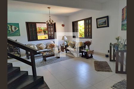 Casa à venda com 3 quartos, 450m² em Itaipu, Niterói