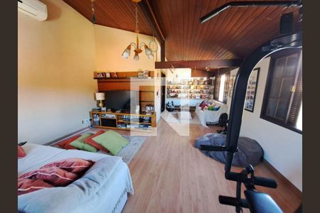 Casa à venda com 3 quartos, 450m² em Itaipu, Niterói