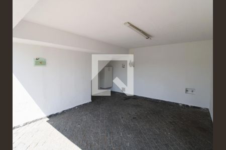 Garagem de casa de condomínio para alugar com 2 quartos, 120m² em Vila Santos, São Paulo