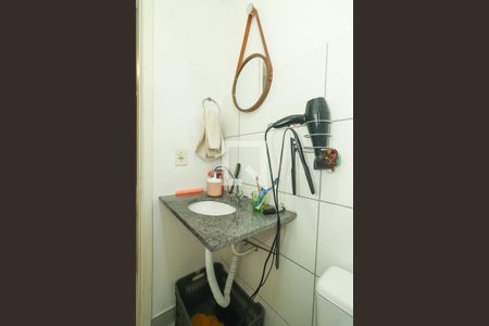 Banheiro da Suíte de apartamento à venda com 3 quartos, 59m² em Sarandi, Porto Alegre