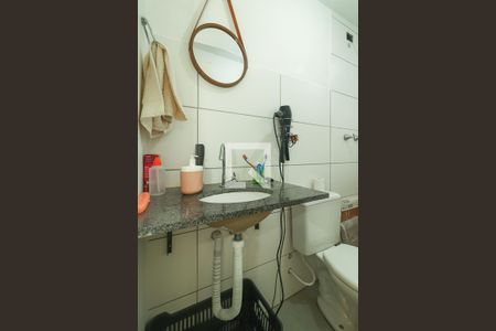 Banheiro da Suíte de apartamento à venda com 3 quartos, 59m² em Sarandi, Porto Alegre