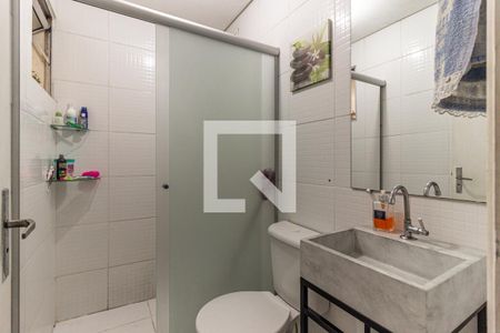 Banheiro de apartamento para alugar com 2 quartos, 49m² em República, São Paulo