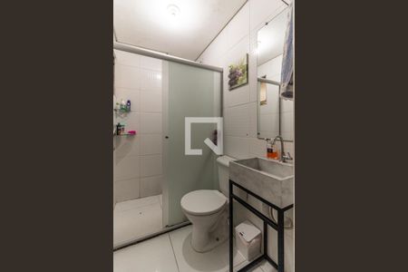 Banheiro de apartamento para alugar com 2 quartos, 49m² em República, São Paulo