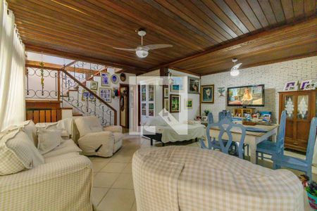 Sala de casa de condomínio à venda com 3 quartos, 260m² em Vargem Pequena, Rio de Janeiro