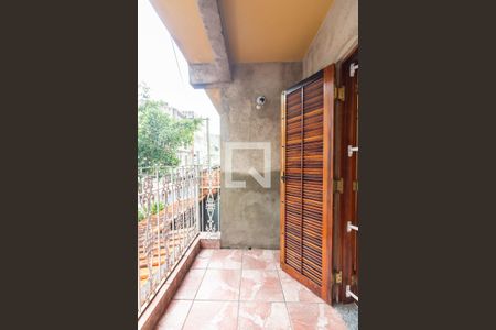 Sacada de casa à venda com 3 quartos, 270m² em Jardim Primeiro de Maio (chacara Fazendinha), Osasco