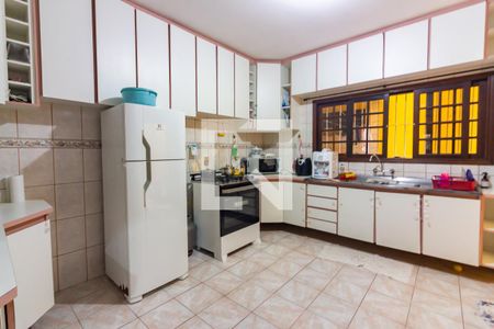 Cozinha de casa à venda com 3 quartos, 270m² em Jardim Primeiro de Maio (chacara Fazendinha), Osasco