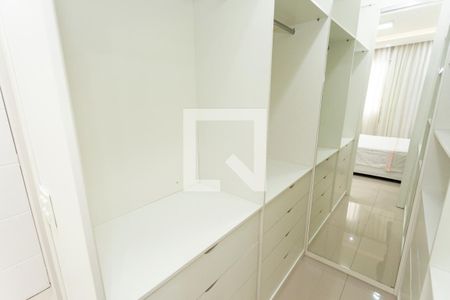 Closet de apartamento à venda com 2 quartos, 65m² em Interlagos, São Paulo