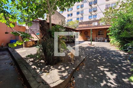 Quintal de casa à venda com 3 quartos, 65m² em Santa Rosa, Niterói