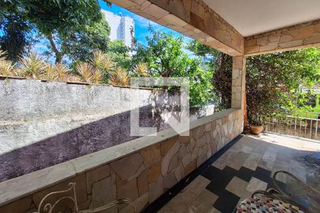 Quintal de casa à venda com 3 quartos, 65m² em Santa Rosa, Niterói