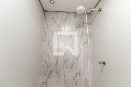Banheiro de apartamento para alugar com 1 quarto, 27m² em Vila Invernada, São Paulo