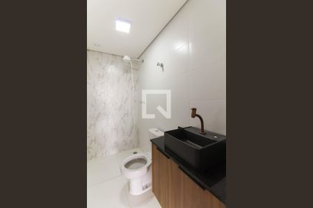 Banheiro de apartamento para alugar com 1 quarto, 27m² em Vila Invernada, São Paulo