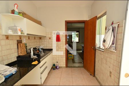 Cozinha casa1 de casa à venda com 5 quartos, 300m² em Sagrada Família, Belo Horizonte
