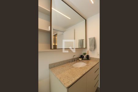 Banheiro da Suíte 1 de apartamento à venda com 2 quartos, 100m² em Pinheiros, São Paulo