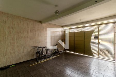 Garagem de casa à venda com 2 quartos, 139m² em Vila Regina, São Paulo