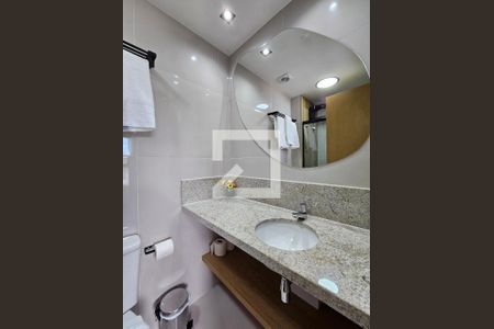Banheiro de apartamento para alugar com 1 quarto, 25m² em Ondina, Salvador