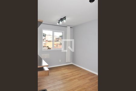-Sala e Sala de Jantar de apartamento para alugar com 2 quartos, 40m² em Jardim Almanara, São Paulo