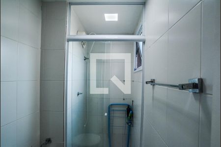 Banheiro de apartamento à venda com 2 quartos, 53m² em Vila Homero Thon, Santo André