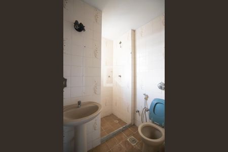 Banheiro de apartamento para alugar com 2 quartos, 60m² em Brasilândia, São Gonçalo