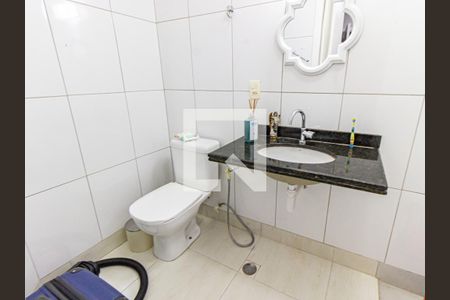 Banheiro da Suíte 3 de casa de condomínio para alugar com 3 quartos, 210m² em Vila Invernada, São Paulo